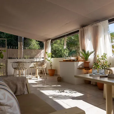 Odyssey Seaview Luxury Nyaraló